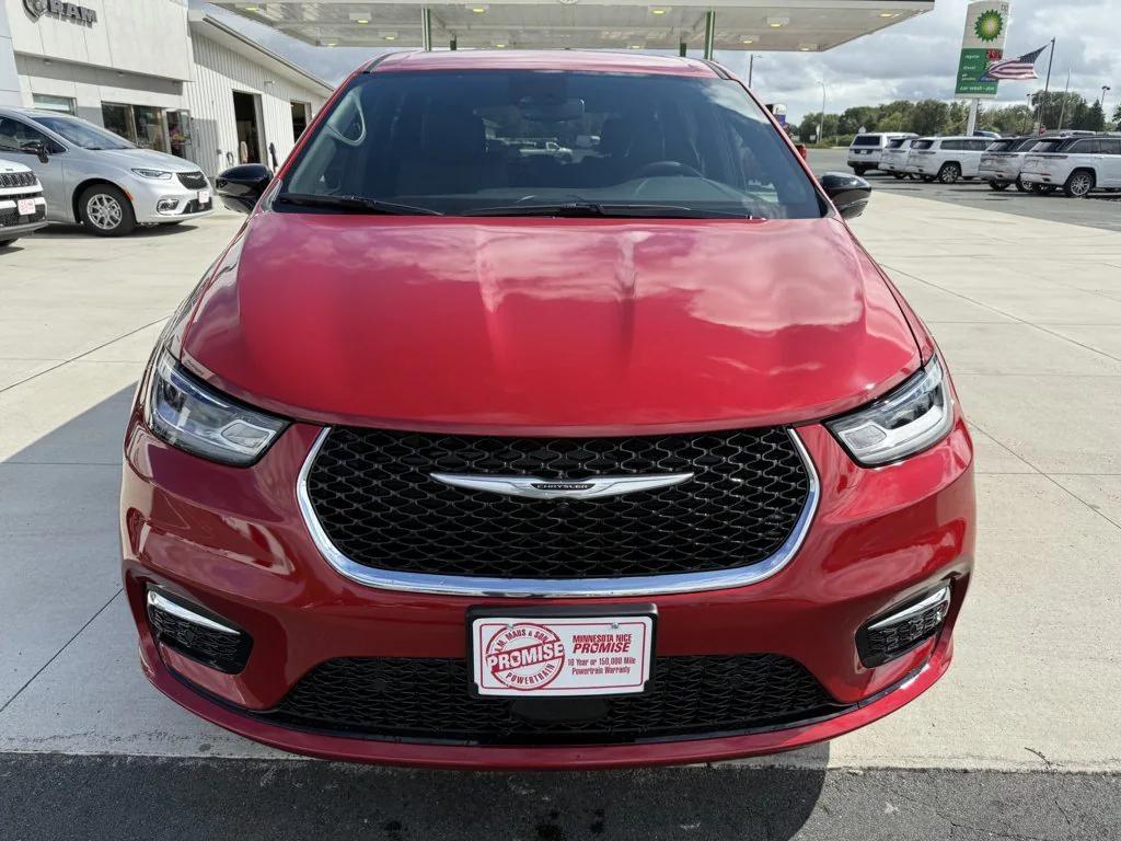 new 2026 Chrysler Pacifica car, priced at $43,598