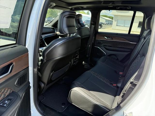 new 2025 Jeep Grand Cherokee car, priced at $56,583