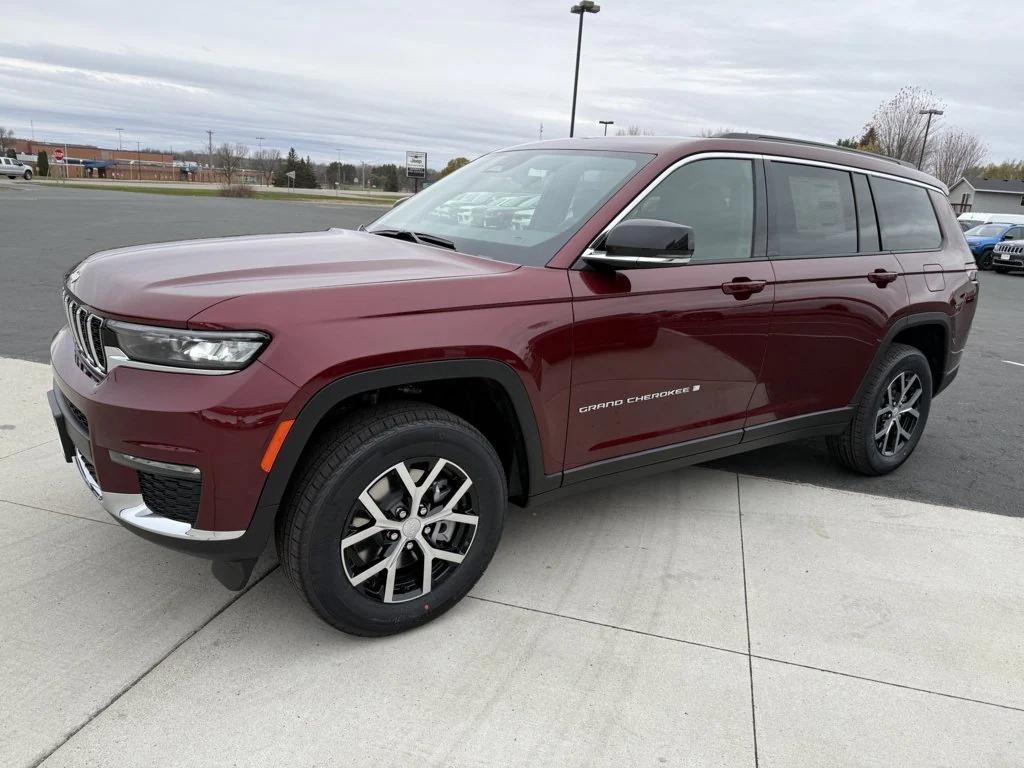new 2025 Jeep Grand Cherokee L car, priced at $45,723