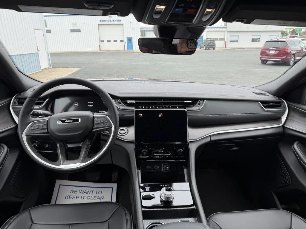 new 2025 Jeep Grand Cherokee L car, priced at $45,723