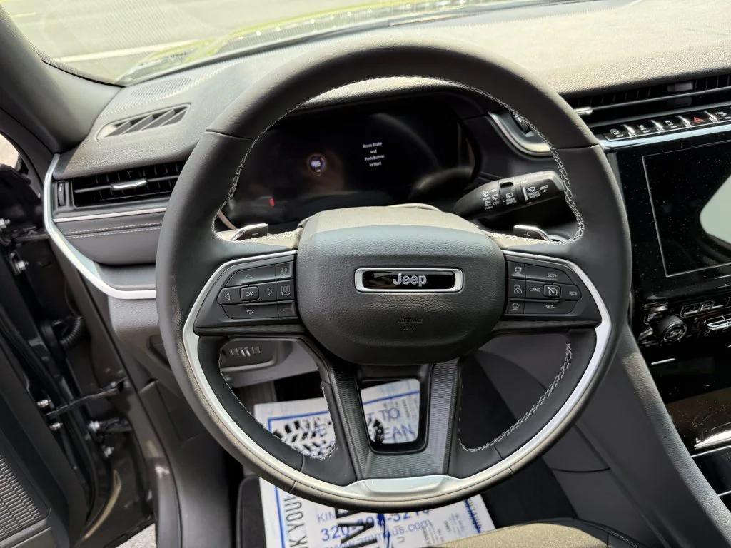 new 2025 Jeep Grand Cherokee car, priced at $38,927