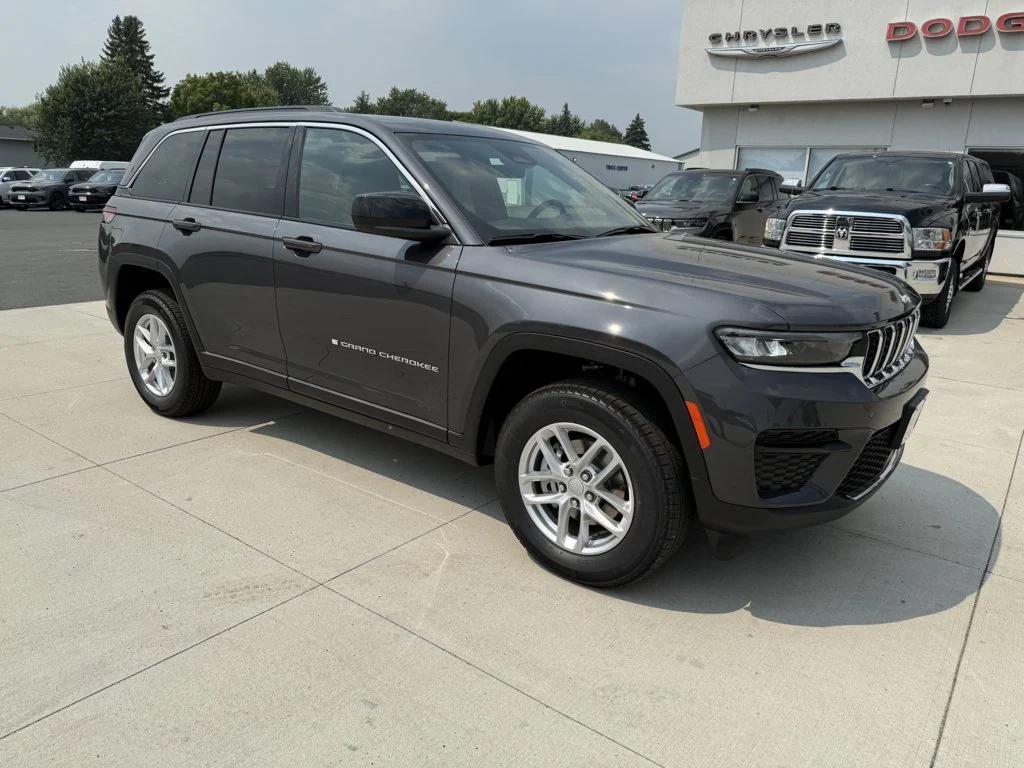 new 2025 Jeep Grand Cherokee car, priced at $40,427