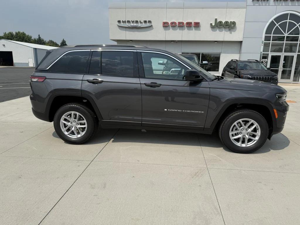 new 2025 Jeep Grand Cherokee car, priced at $38,927