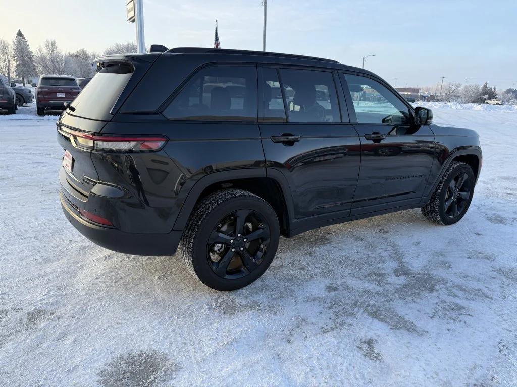 used 2024 Jeep Grand Cherokee car, priced at $37,990
