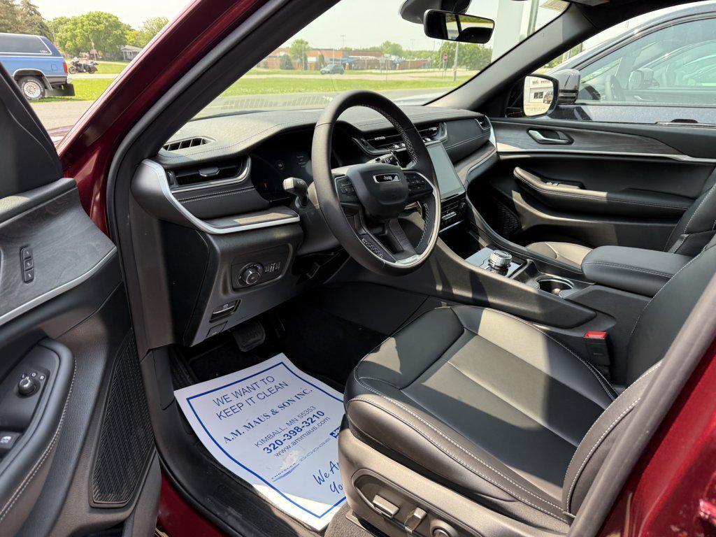 new 2025 Jeep Grand Cherokee car, priced at $42,388