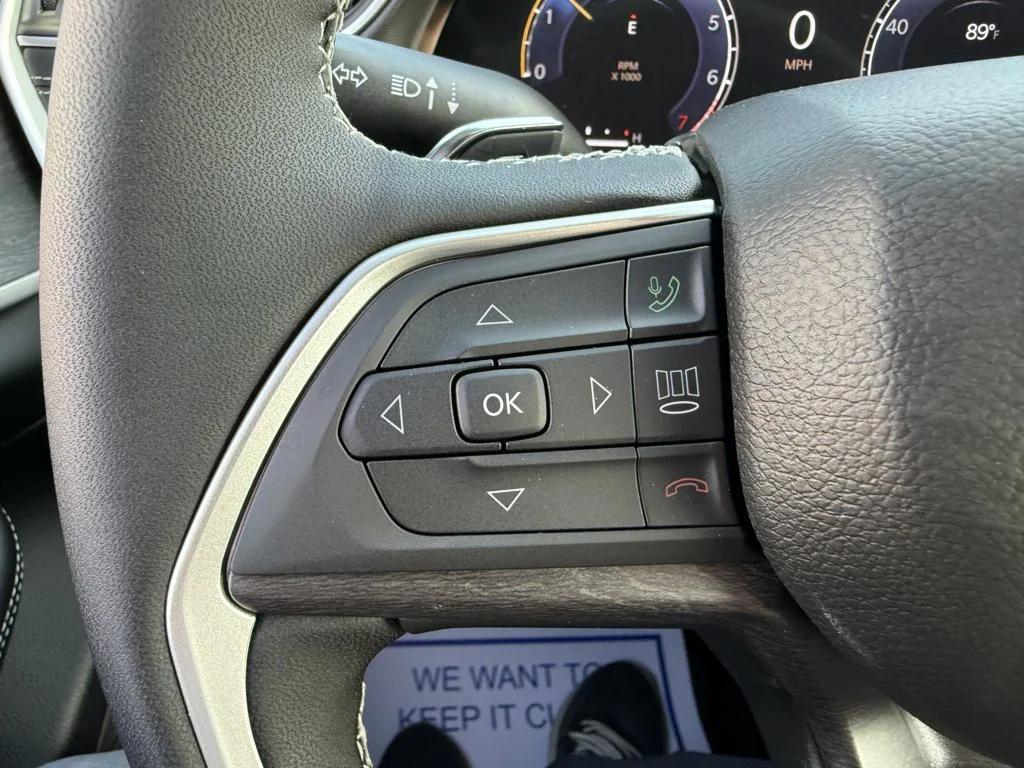 new 2025 Jeep Grand Cherokee car, priced at $44,013