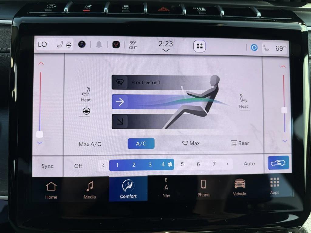 new 2025 Jeep Grand Cherokee car, priced at $44,013