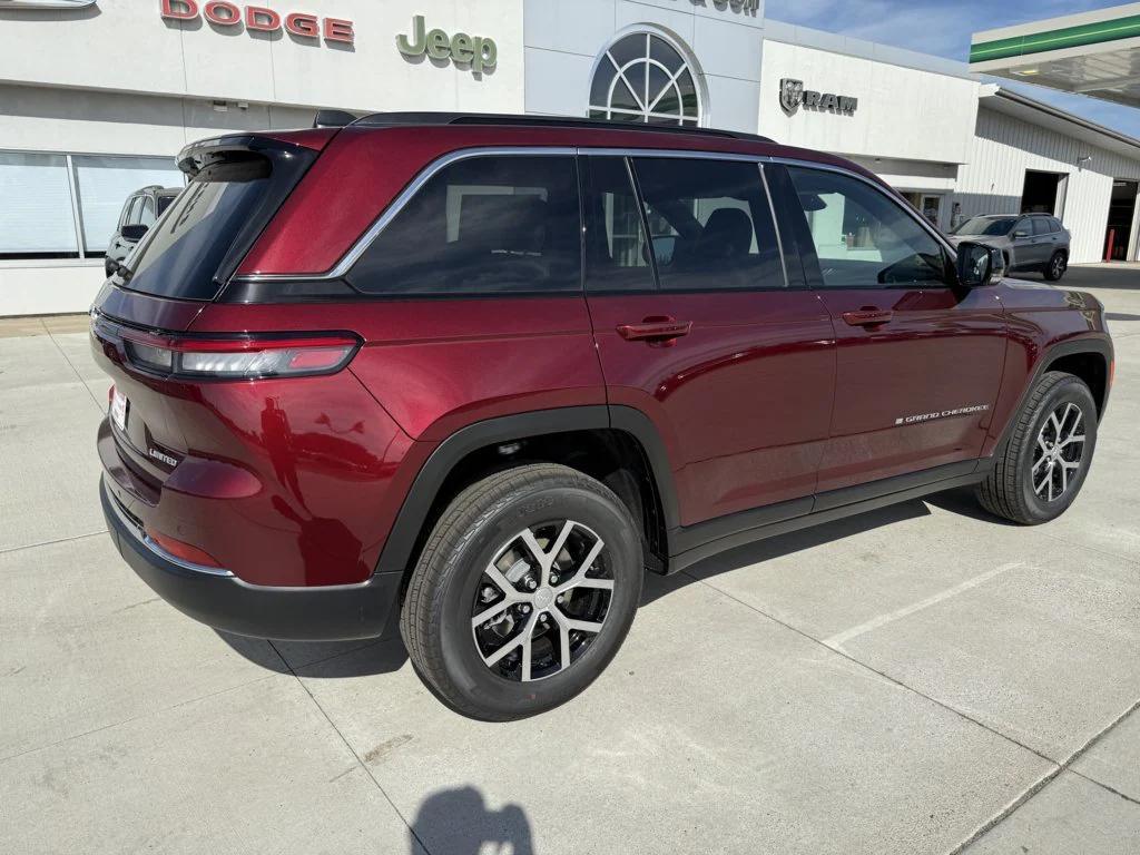 new 2025 Jeep Grand Cherokee car, priced at $44,013