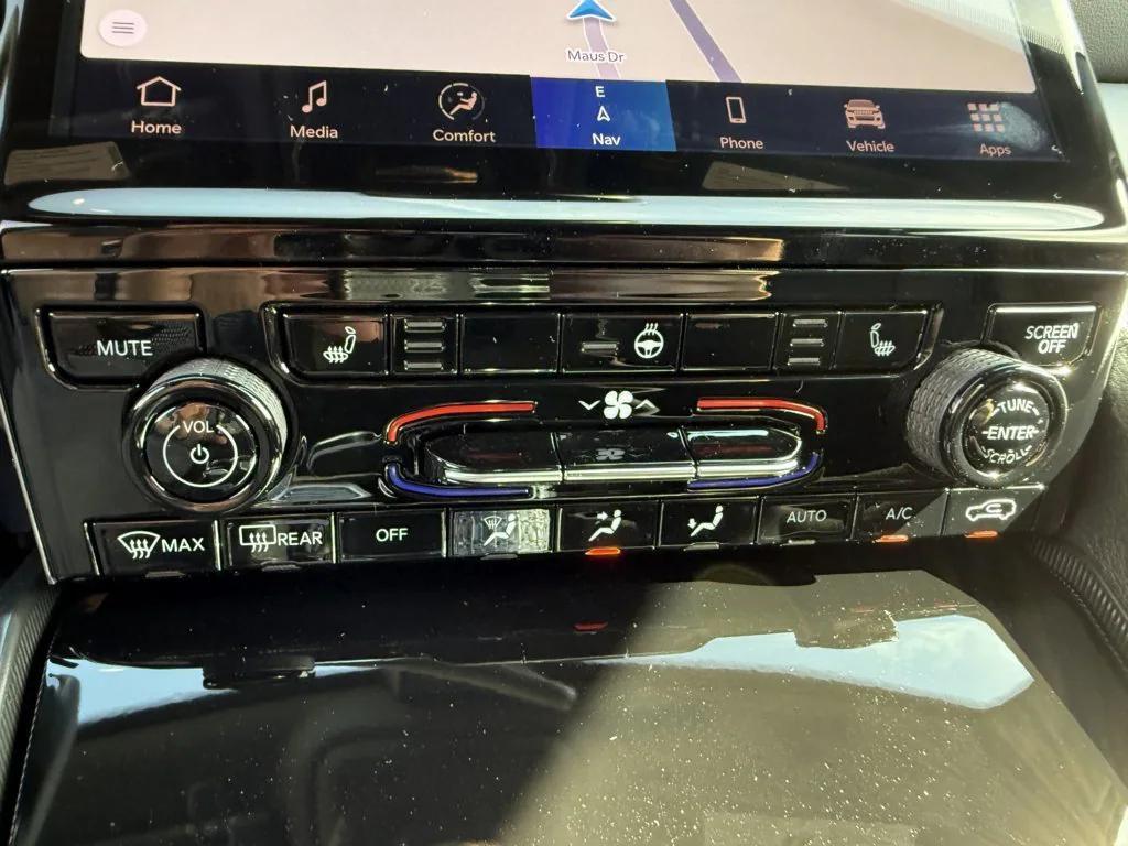 new 2025 Jeep Grand Cherokee car, priced at $44,013