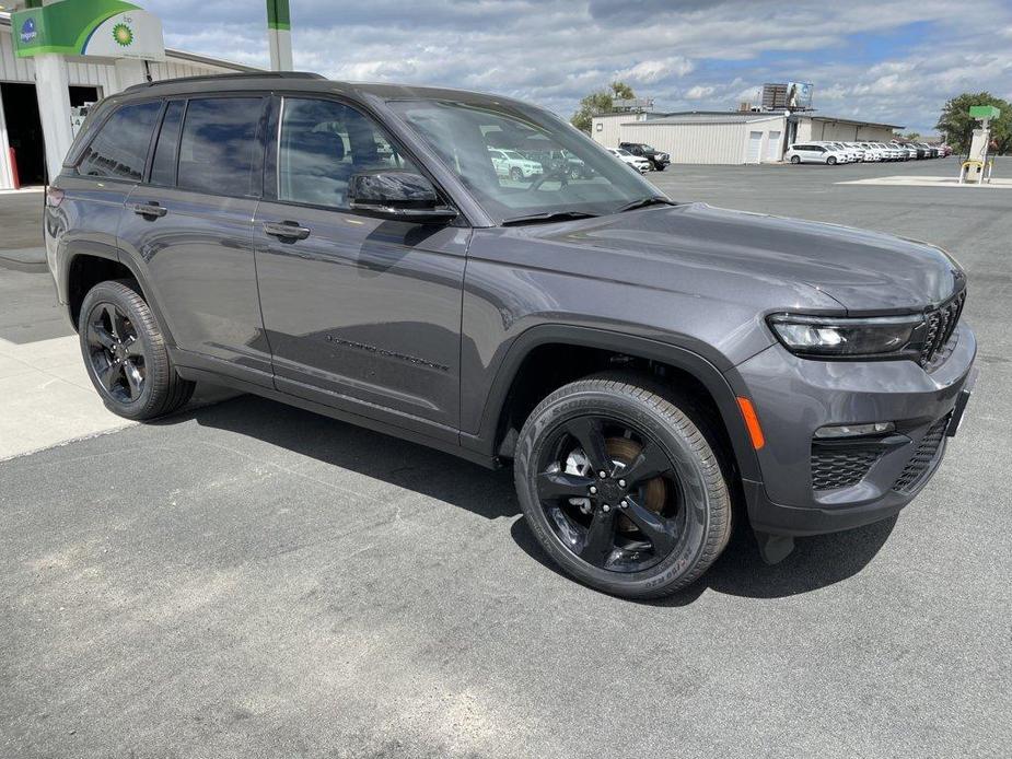 new 2024 Jeep Grand Cherokee car, priced at $52,095