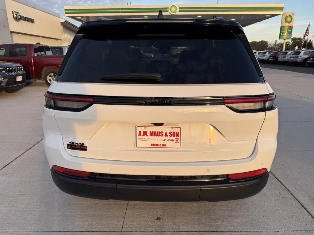 new 2025 Jeep Grand Cherokee car, priced at $49,092
