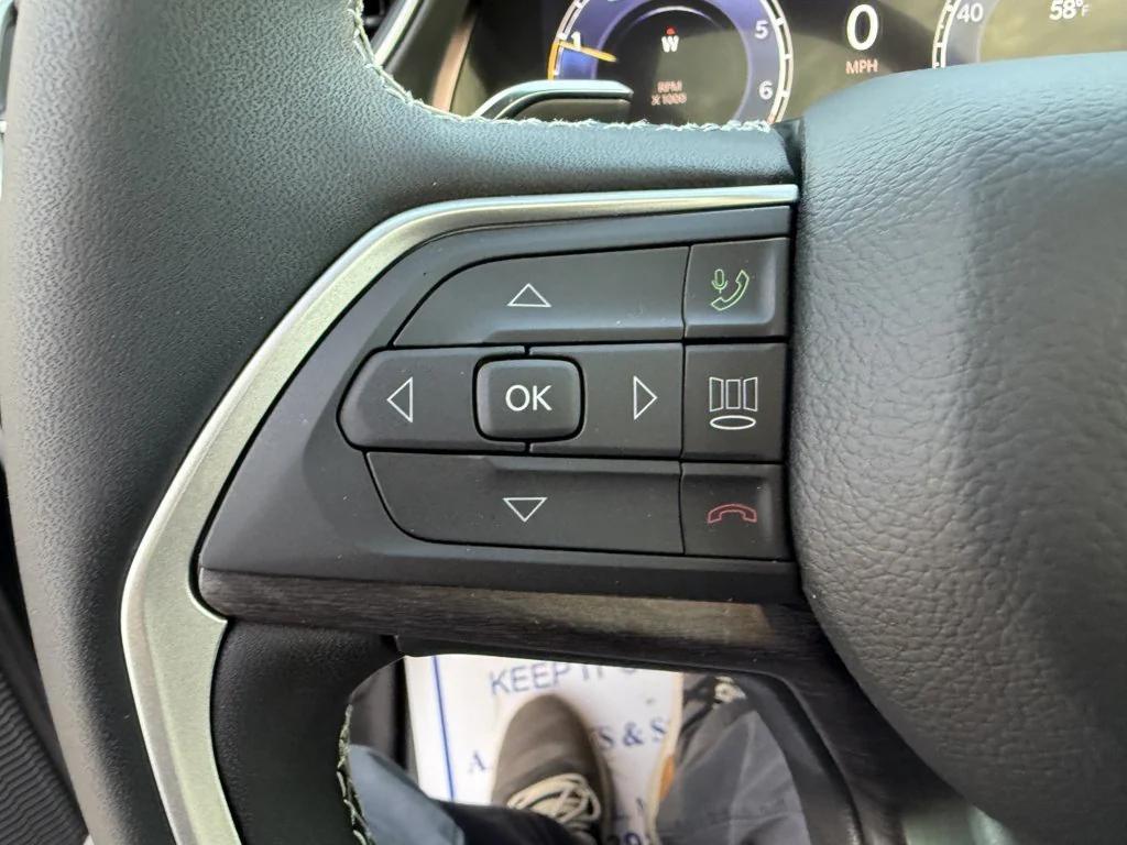 new 2025 Jeep Grand Cherokee car, priced at $49,092