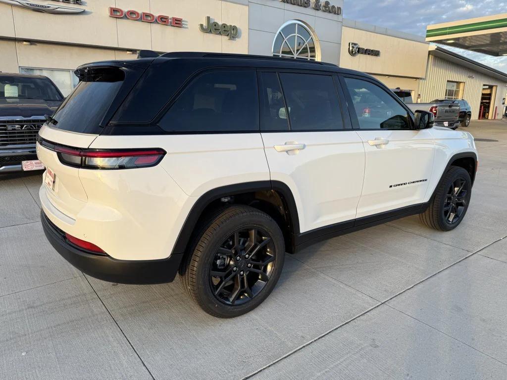 new 2025 Jeep Grand Cherokee car, priced at $49,092
