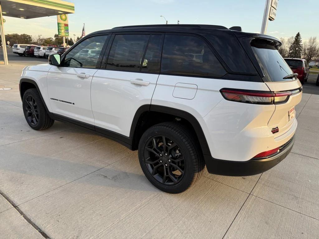 new 2025 Jeep Grand Cherokee car, priced at $49,092