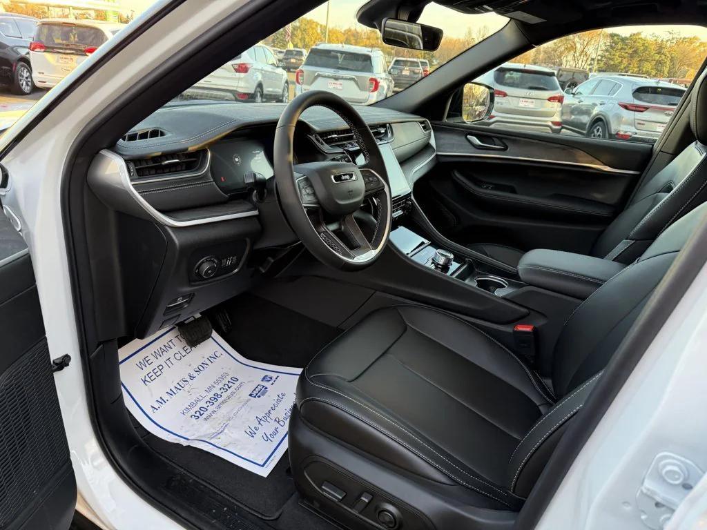 new 2025 Jeep Grand Cherokee car, priced at $49,092