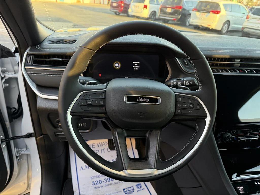 new 2025 Jeep Grand Cherokee car, priced at $49,092