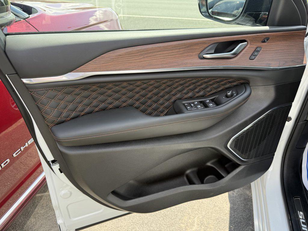new 2025 Jeep Grand Cherokee L car, priced at $58,363