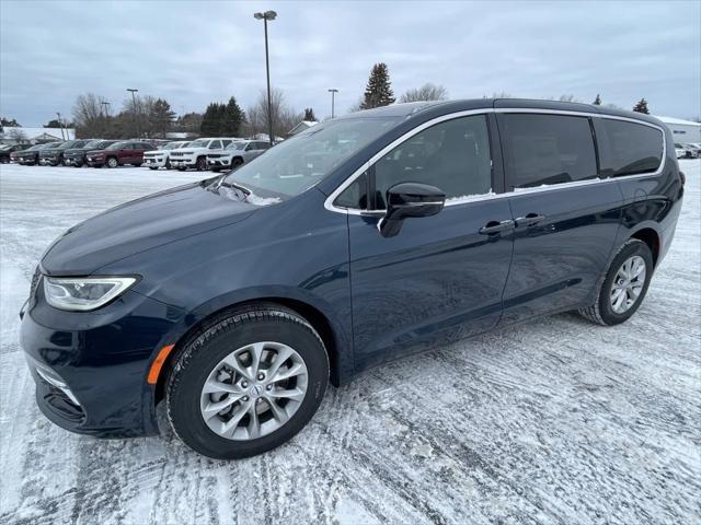 new 2025 Chrysler Pacifica car, priced at $44,792