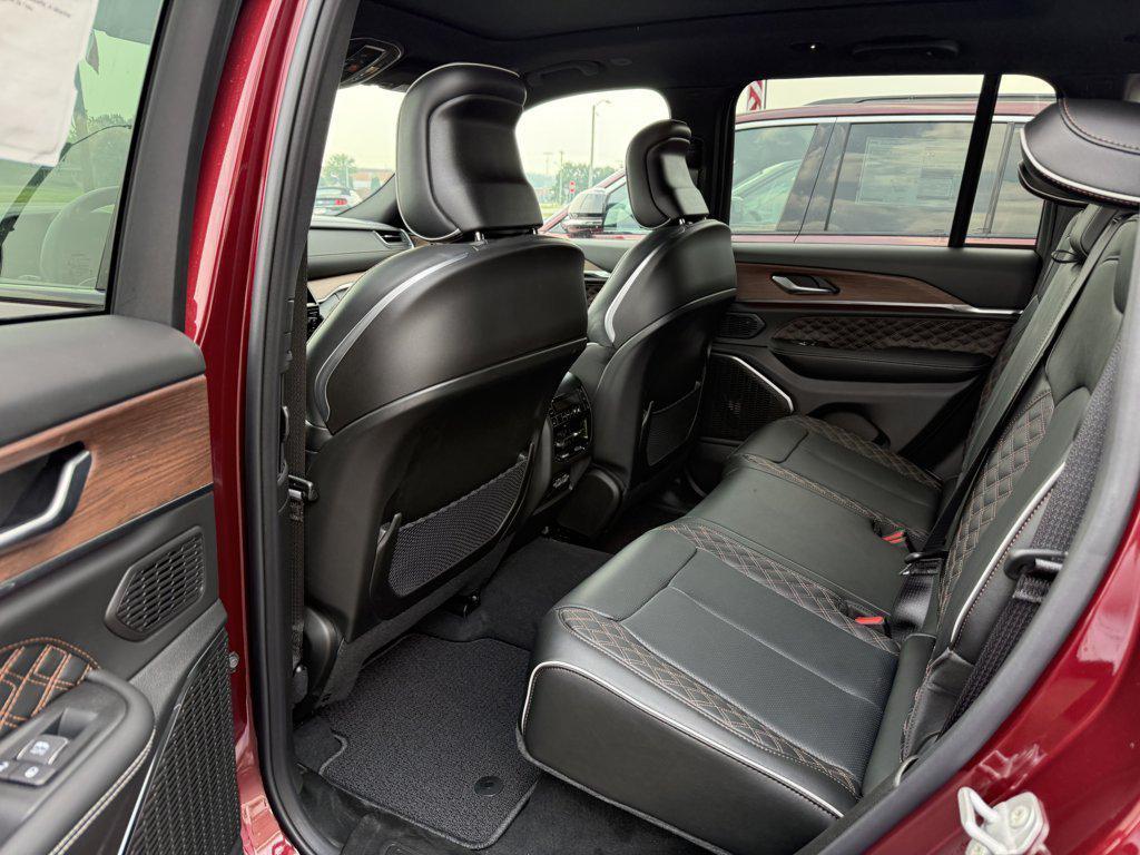 new 2025 Jeep Grand Cherokee car, priced at $56,375