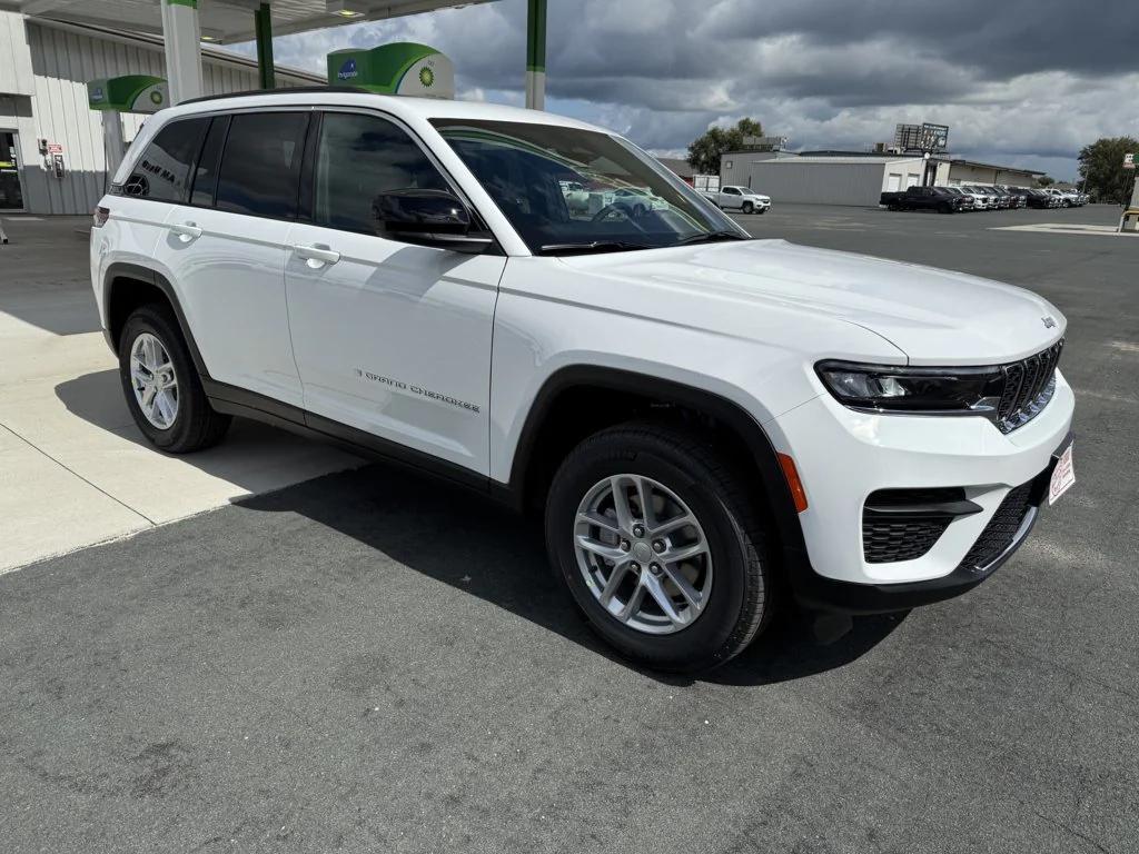 new 2025 Jeep Grand Cherokee car, priced at $40,016