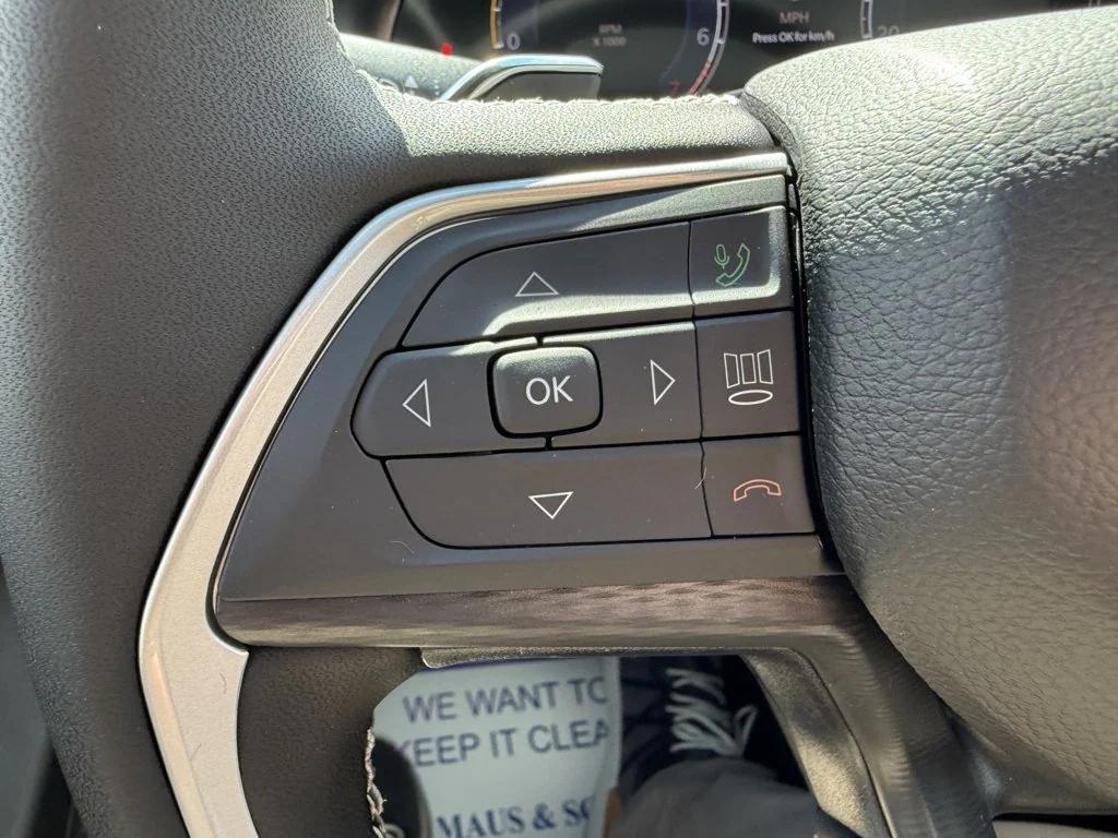 new 2025 Jeep Grand Cherokee car, priced at $40,016