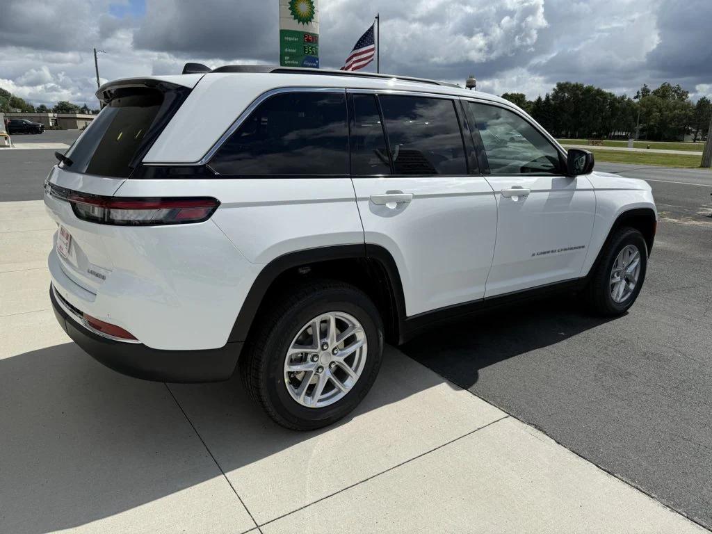 new 2025 Jeep Grand Cherokee car, priced at $40,016