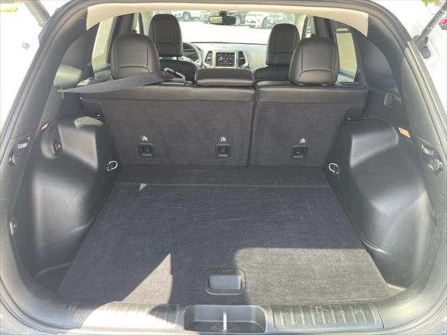 used 2023 Jeep Cherokee car, priced at $23,990