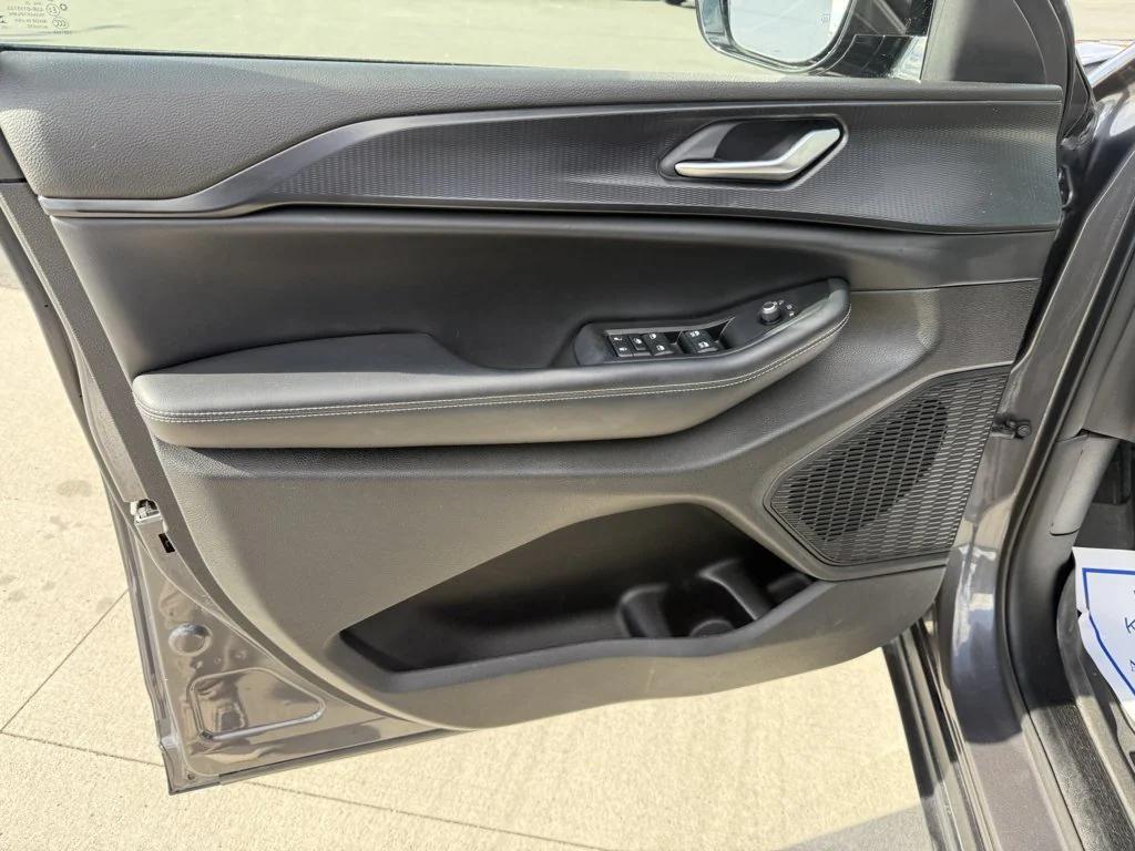 used 2023 Jeep Grand Cherokee L car, priced at $33,990