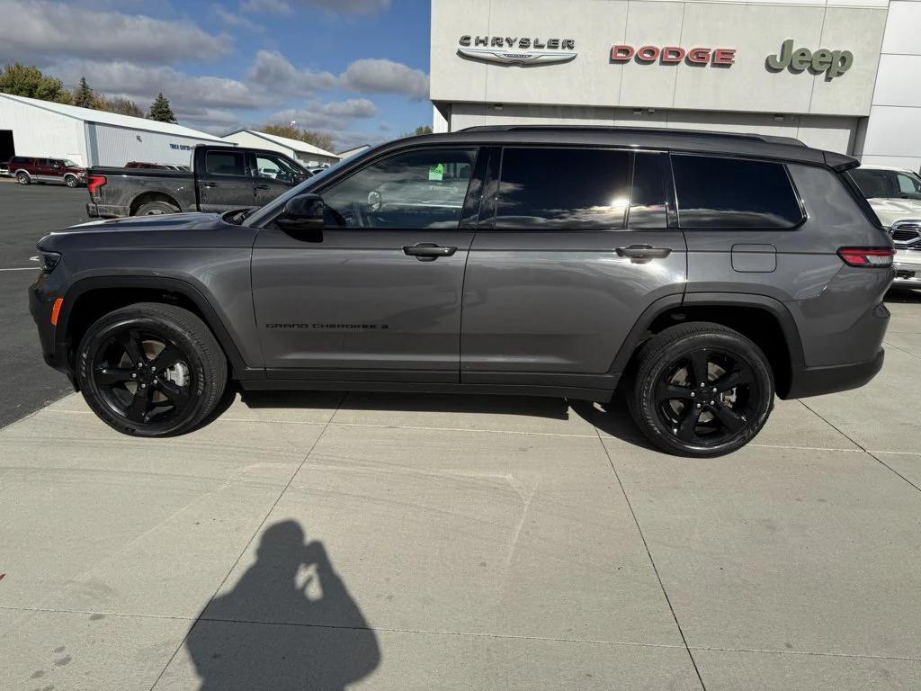used 2023 Jeep Grand Cherokee L car, priced at $33,990