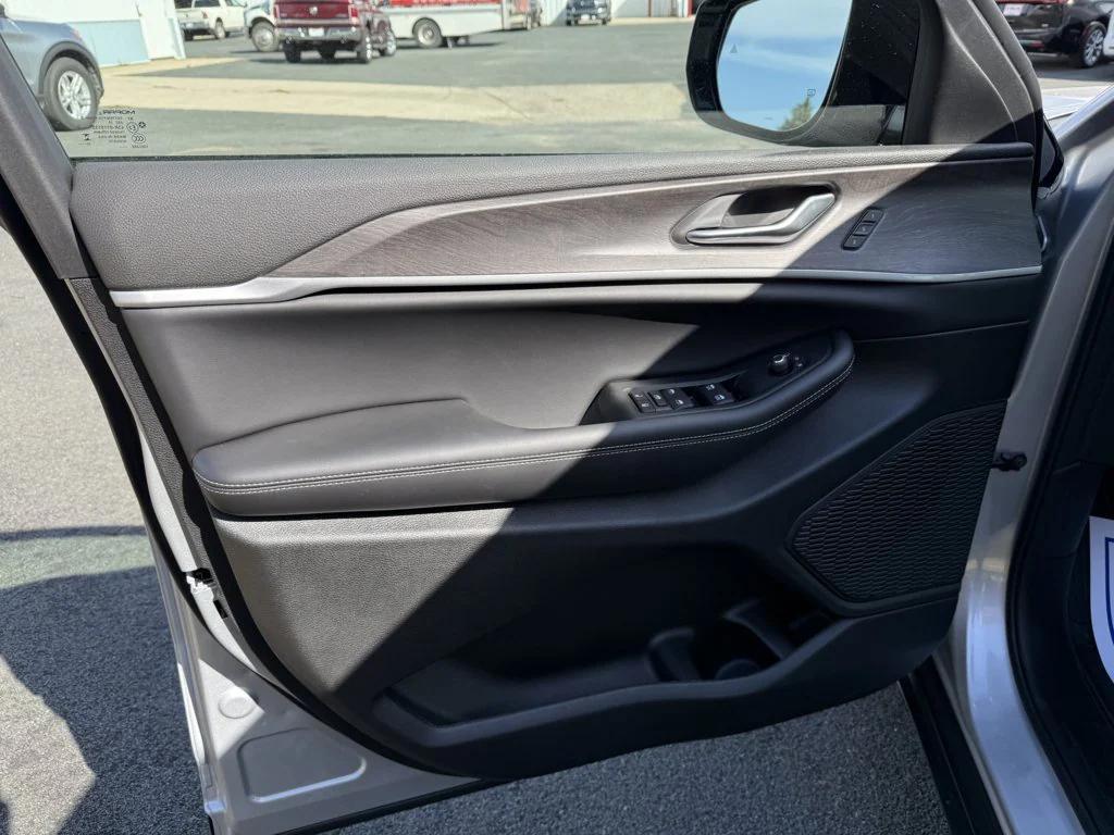 new 2025 Jeep Grand Cherokee L car, priced at $53,029