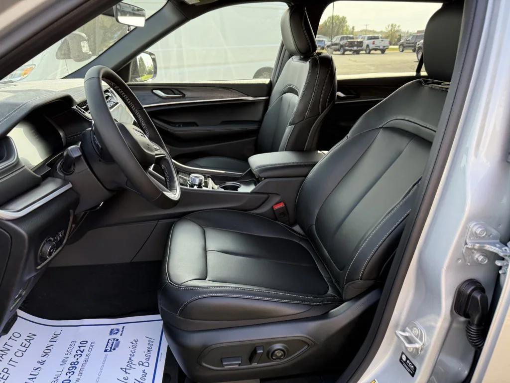 new 2025 Jeep Grand Cherokee L car, priced at $53,029