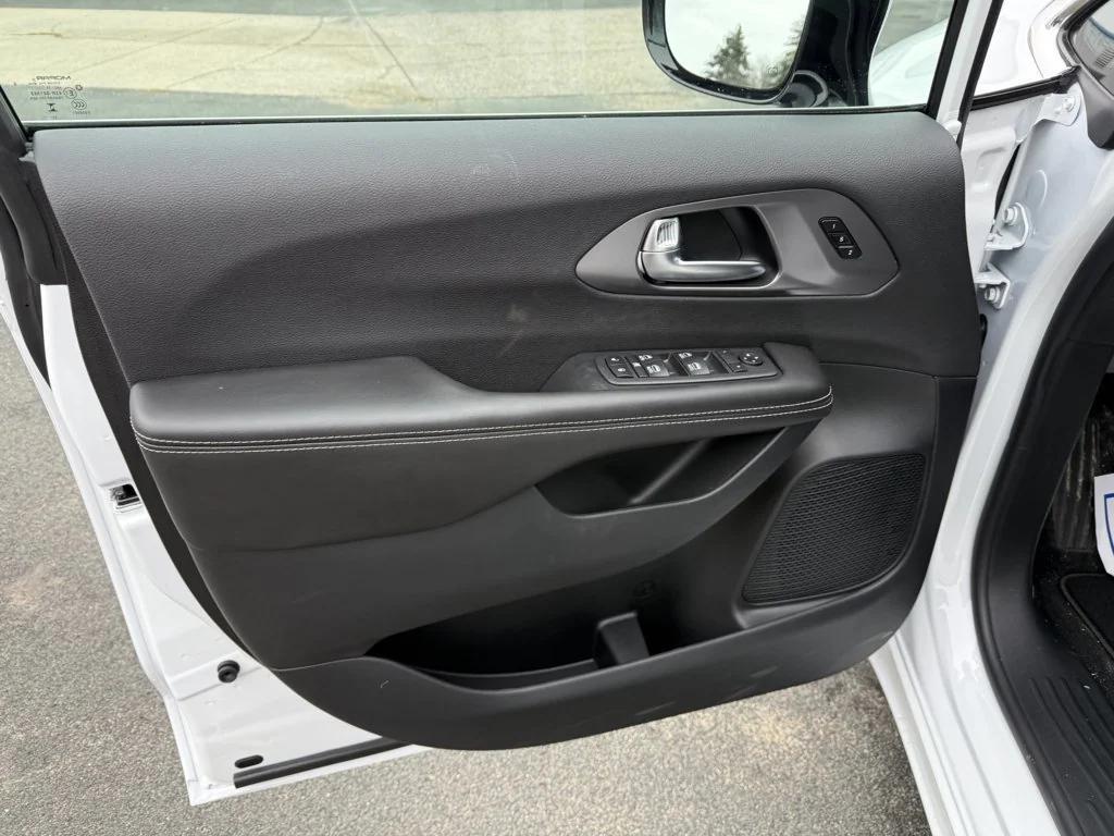 new 2026 Chrysler Pacifica car, priced at $41,567