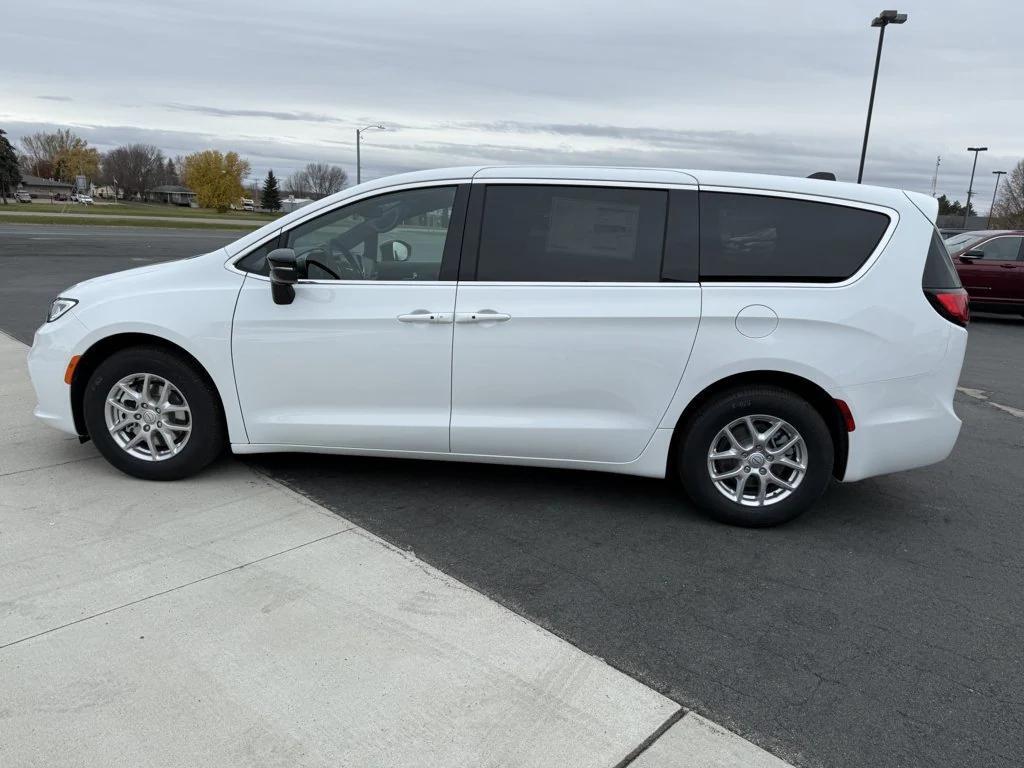 new 2026 Chrysler Pacifica car, priced at $41,567