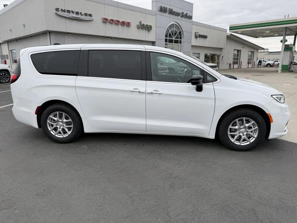 new 2026 Chrysler Pacifica car, priced at $41,567