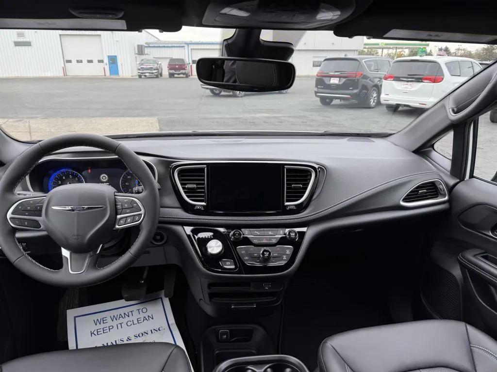 new 2026 Chrysler Pacifica car, priced at $41,567