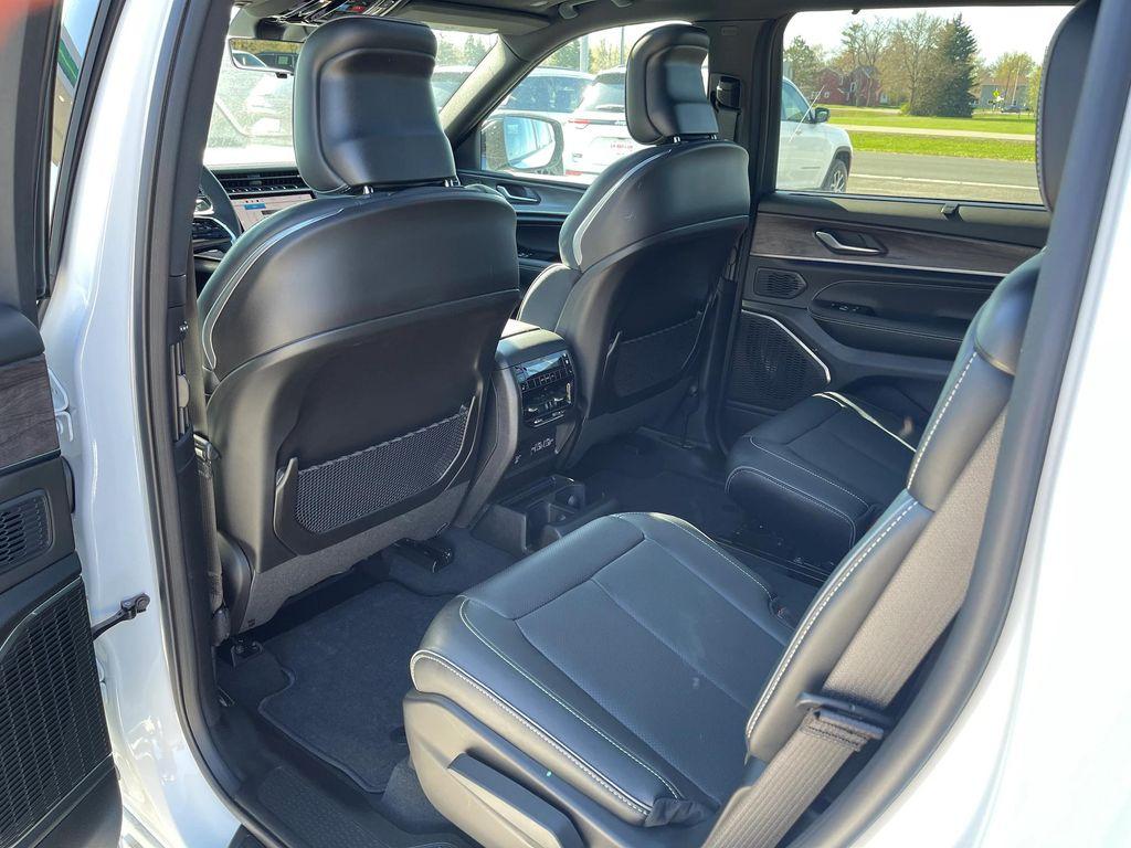 new 2025 Jeep Grand Cherokee L car, priced at $59,218