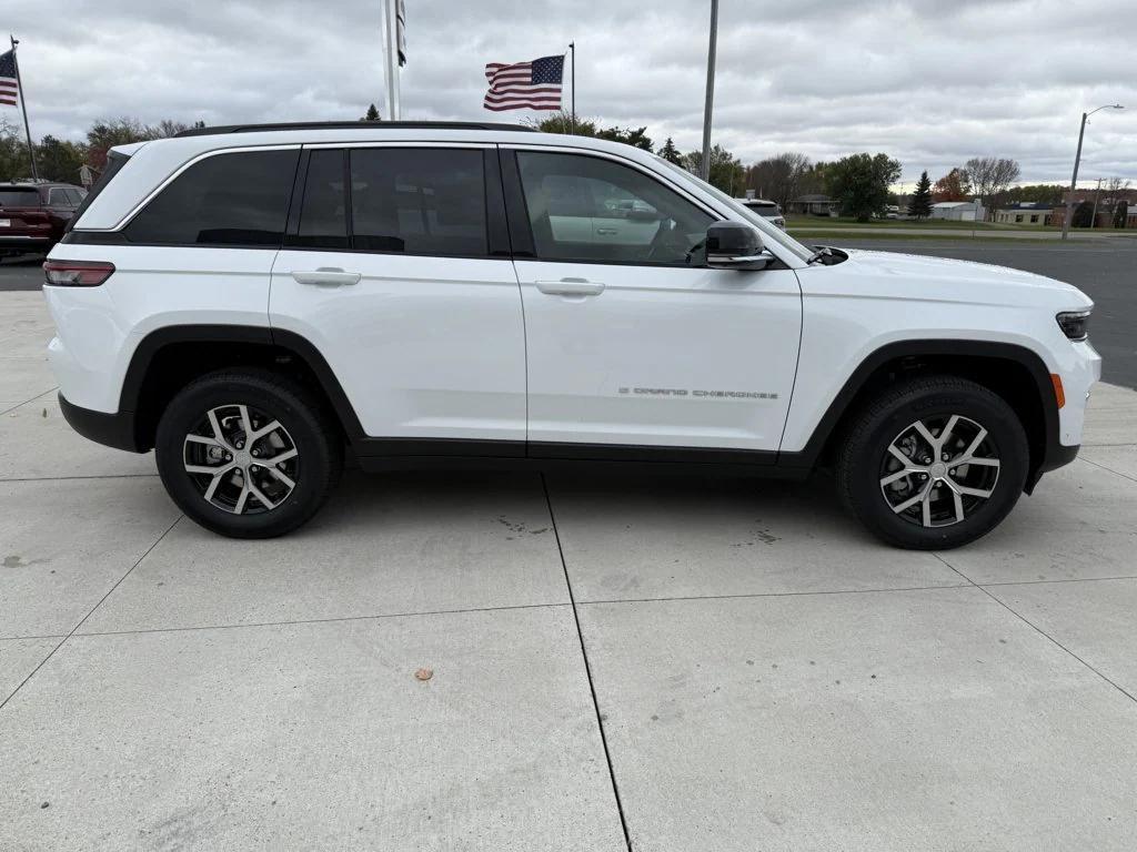 new 2025 Jeep Grand Cherokee car, priced at $48,373