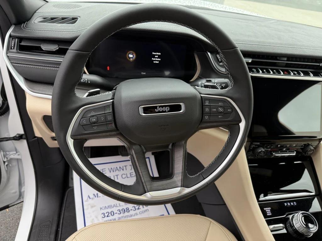 new 2025 Jeep Grand Cherokee car, priced at $48,373