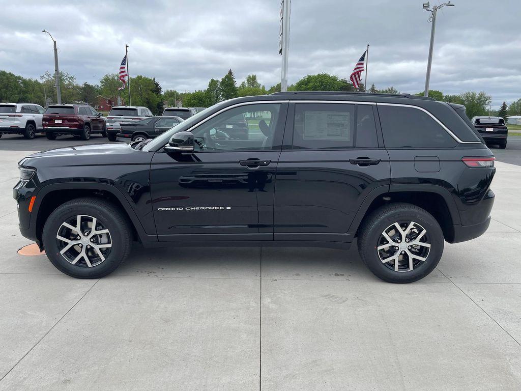 new 2025 Jeep Grand Cherokee car, priced at $39,388