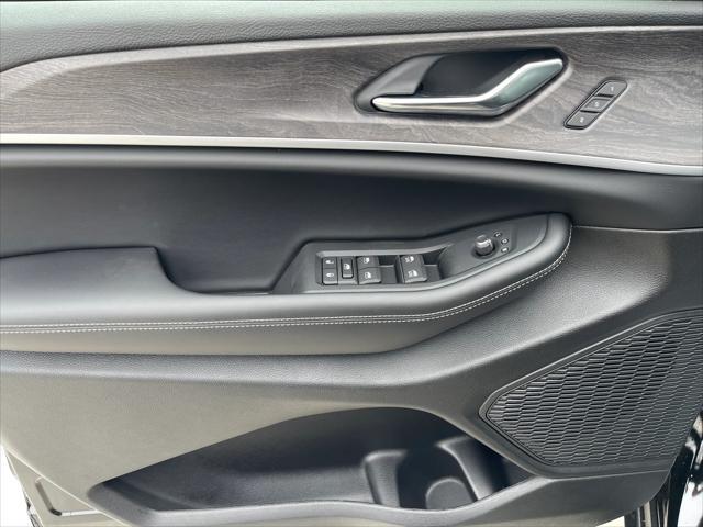 new 2025 Jeep Grand Cherokee car, priced at $48,240
