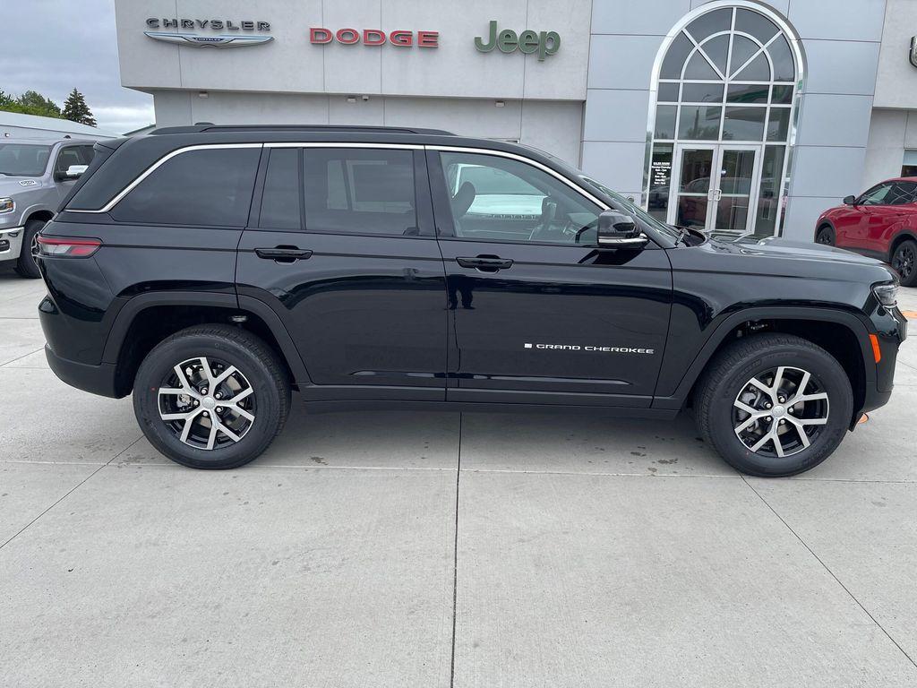 new 2025 Jeep Grand Cherokee car, priced at $39,388