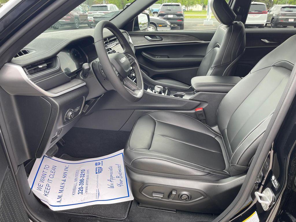 new 2025 Jeep Grand Cherokee car, priced at $39,388