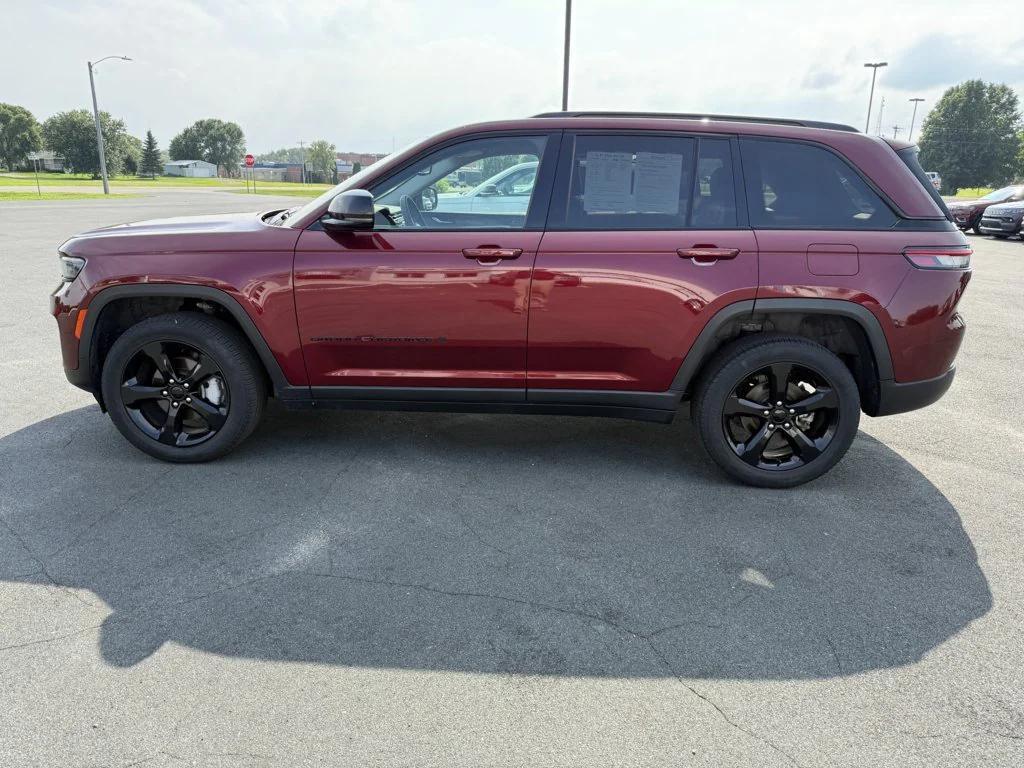used 2023 Jeep Grand Cherokee car, priced at $35,990
