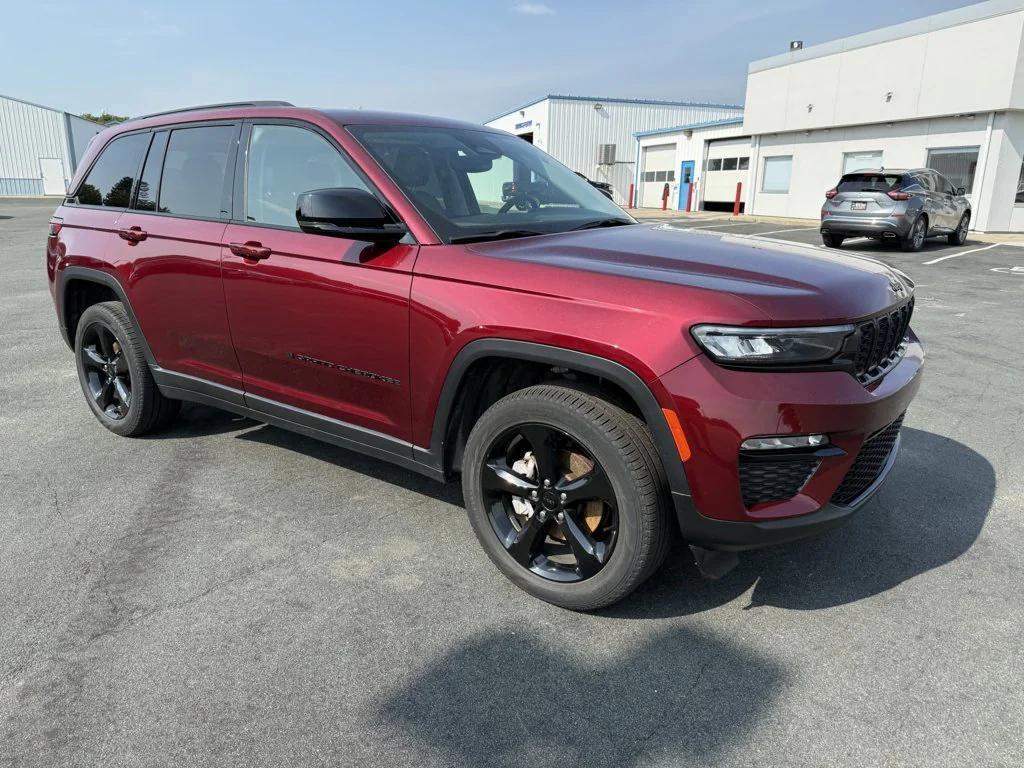 used 2023 Jeep Grand Cherokee car, priced at $35,990