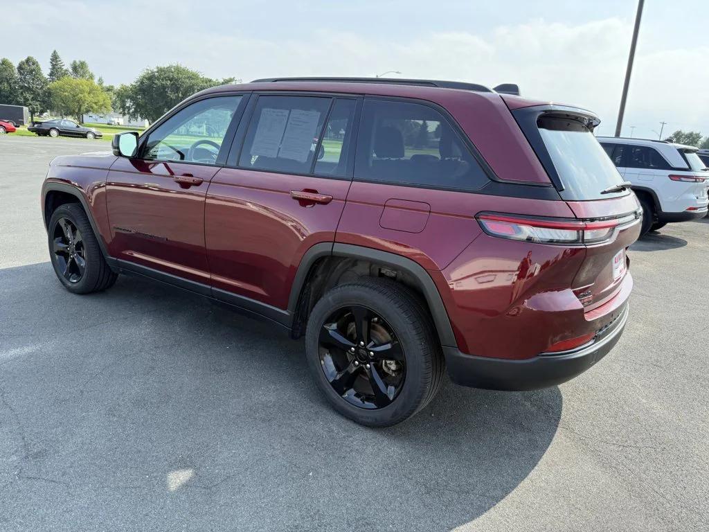 used 2023 Jeep Grand Cherokee car, priced at $35,990