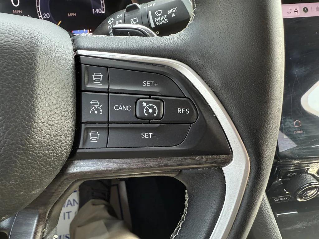 used 2023 Jeep Grand Cherokee car, priced at $35,990