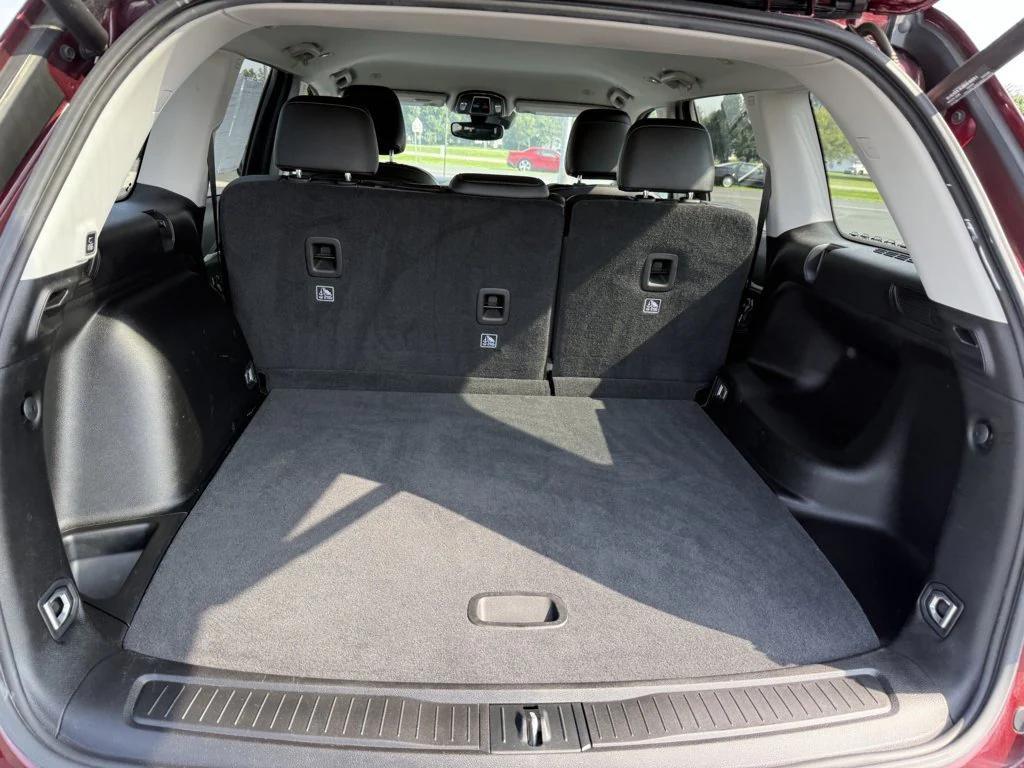 used 2023 Jeep Grand Cherokee car, priced at $35,990