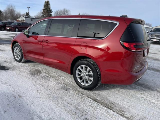 new 2025 Chrysler Pacifica car, priced at $43,640