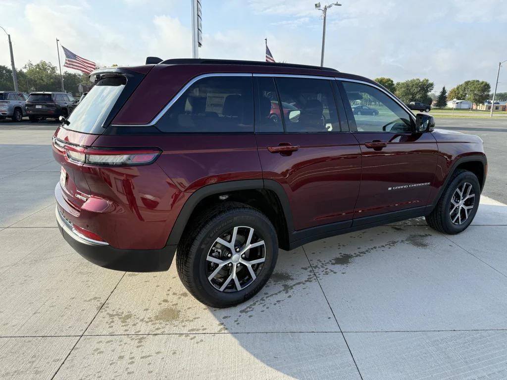new 2025 Jeep Grand Cherokee car, priced at $46,240