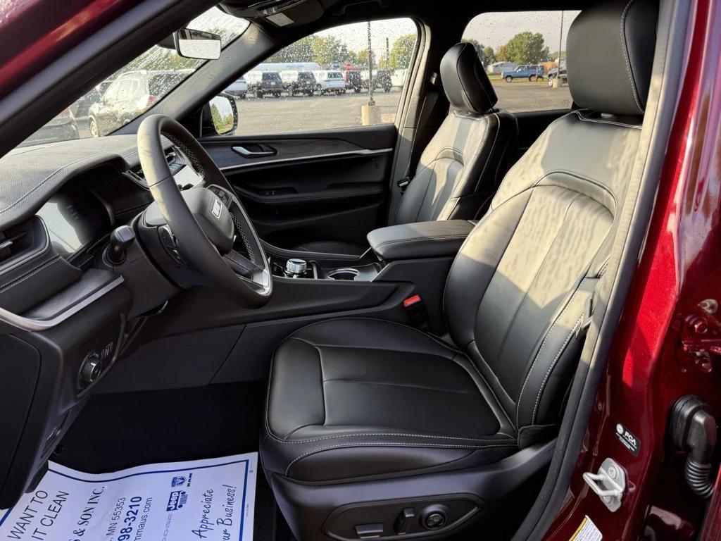new 2025 Jeep Grand Cherokee car, priced at $46,240